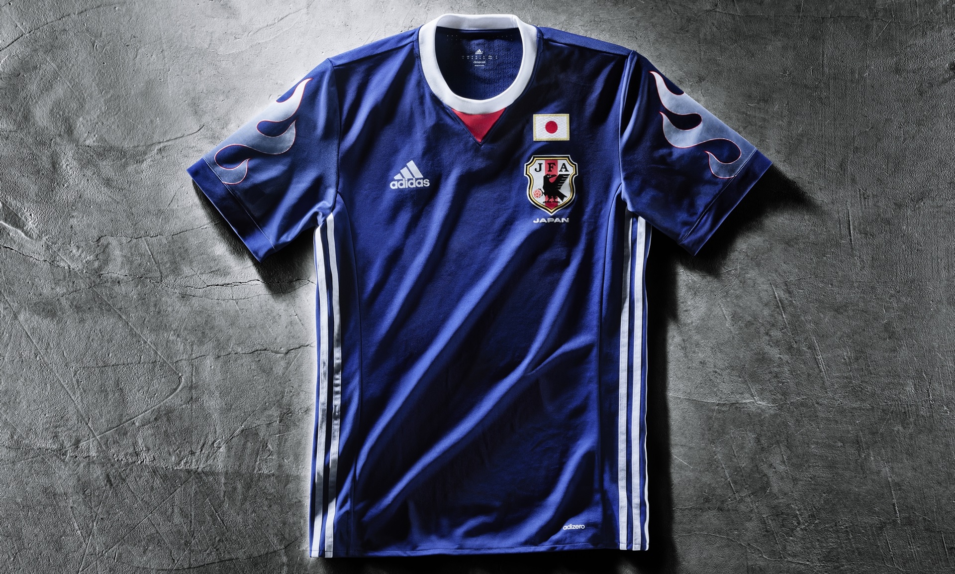 日本代表ユニ 伝説の 炎モデル が復活 W杯出場周年を記念し復刻版発売 Goal Com