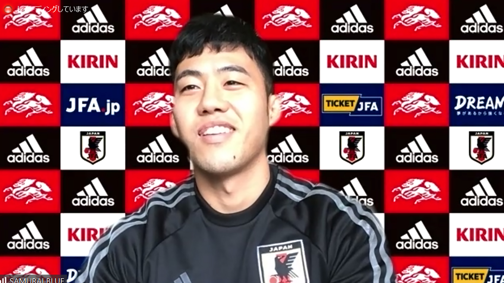 日本代表 遠藤航が明かすマウスピースの秘密 ファイターらしく見えるかな 笑 Goal Com 日本代表 遠藤航が明かすマウスピースの秘密 ファイターらしく見えるかな 笑 Goal Com
