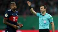 JEROME BOATENG BAYERN MÜNCHEN REFEREE FELIX ZWAYER GERMAN CUP DFB POKAL 25102017