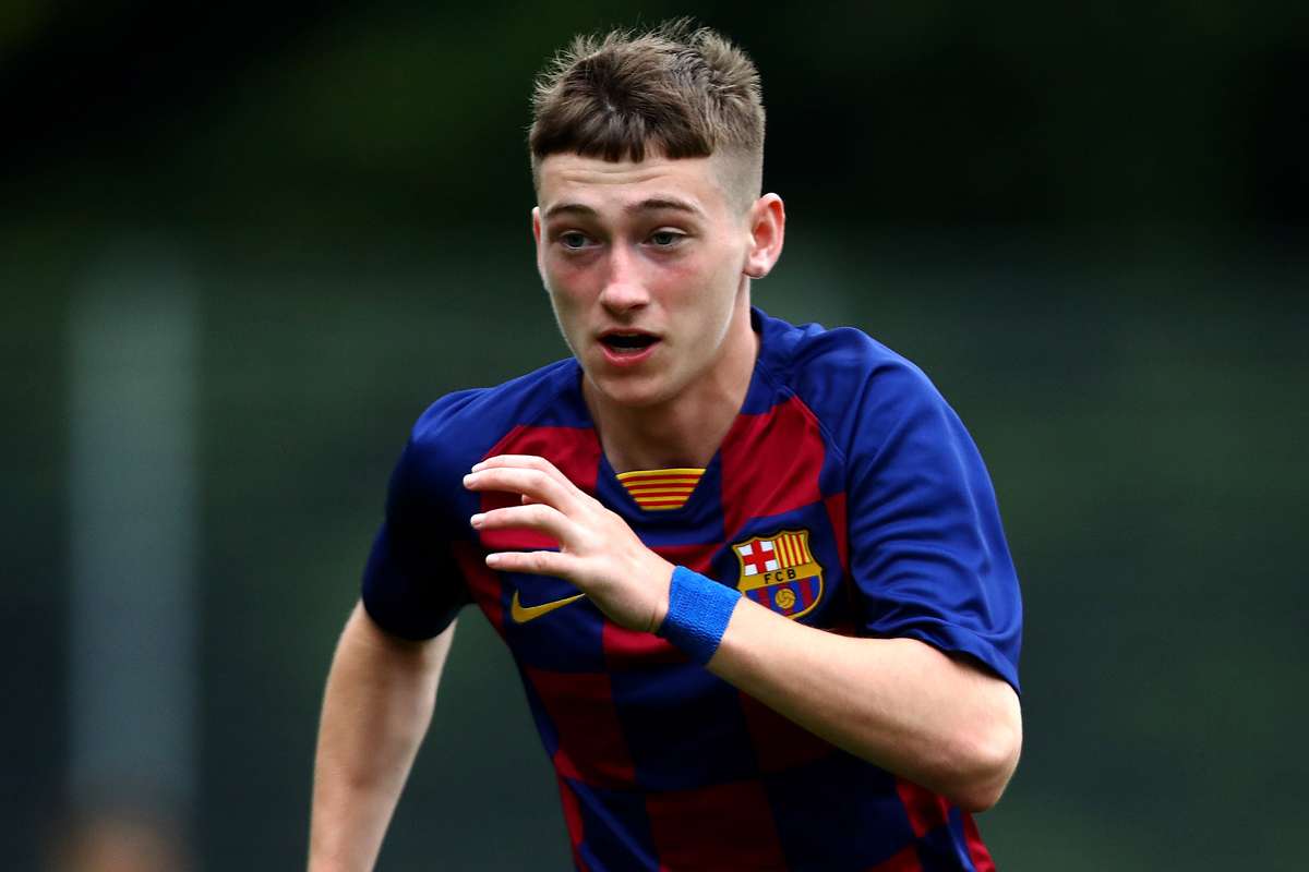 Aston Villa Raid Barcelona For Teenage Forward Louie Barry Goal Com