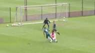 Edson Álvarez penal