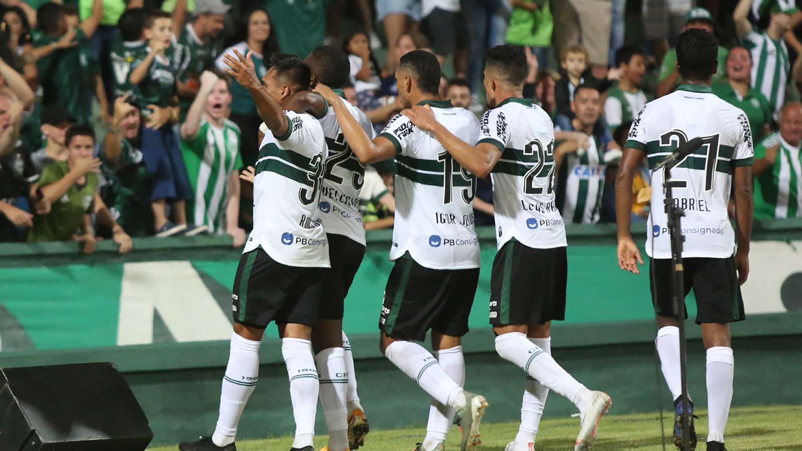 Manaus x Coritiba onde assistir, escalação, horário e as
