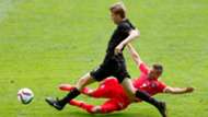 Andre De Jong of New Zealand and Julian Velarde of Panama - 2015