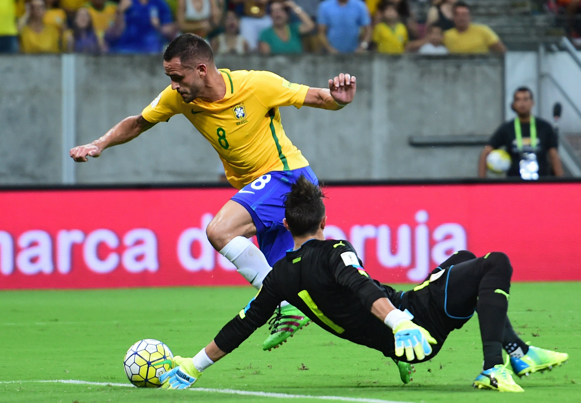 Renato Augusto ile ilgili görsel sonucu