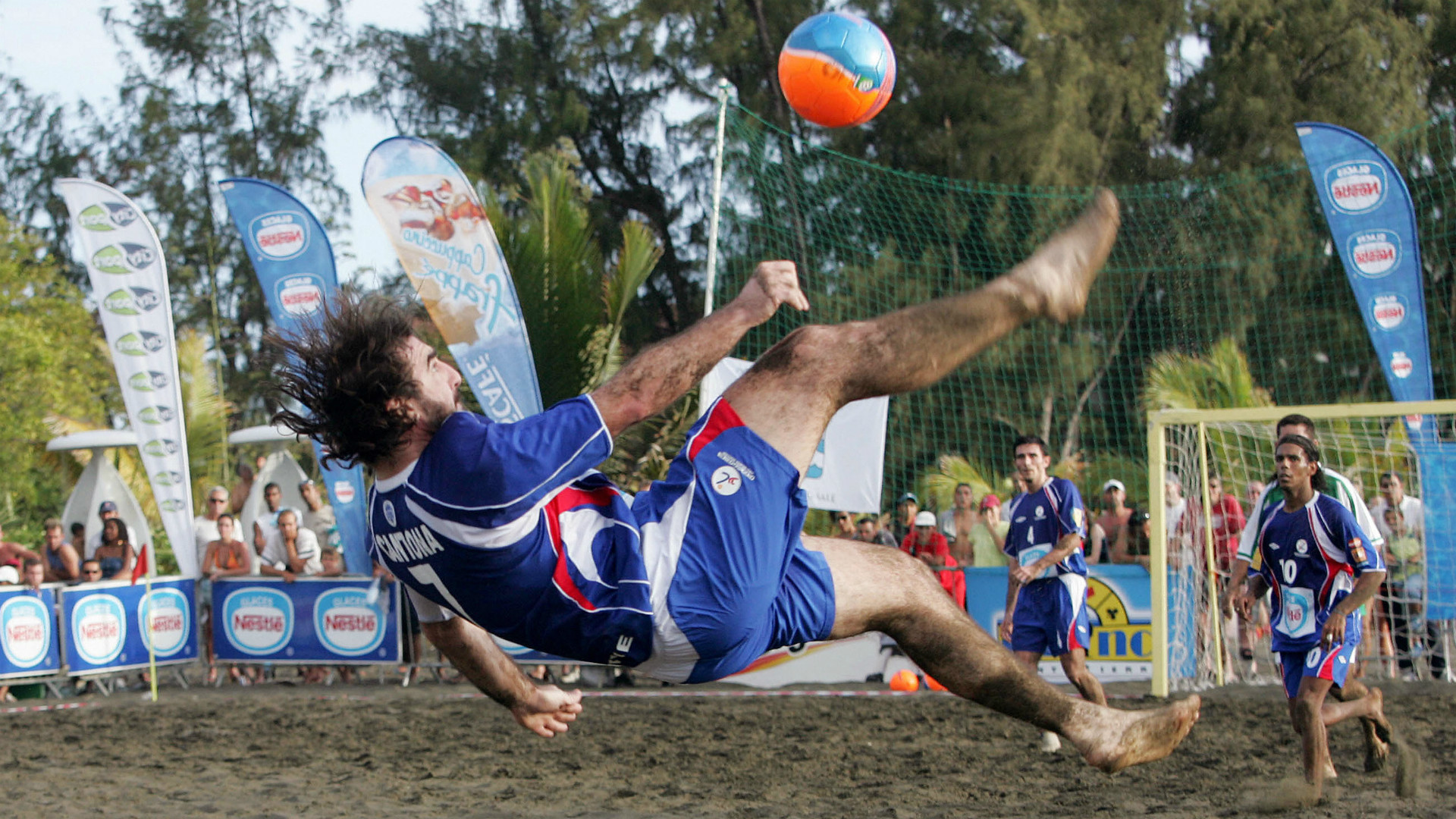 eric cantona beach soccer
