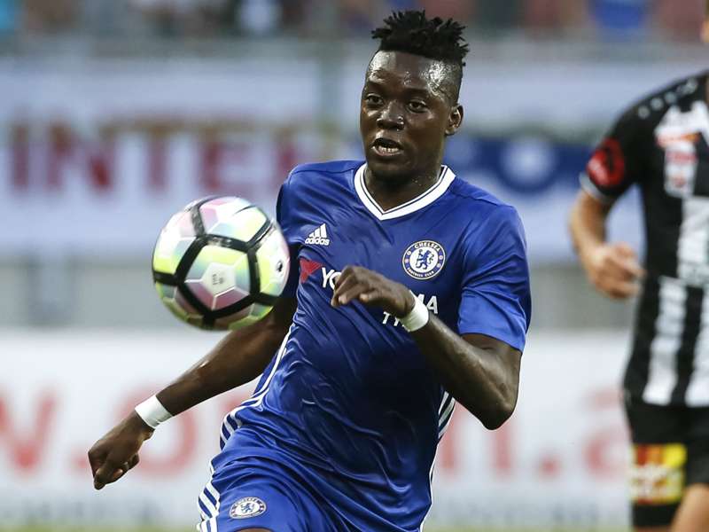 Bertrand Traore Dipinjamkan Ke Ajax Goal Com