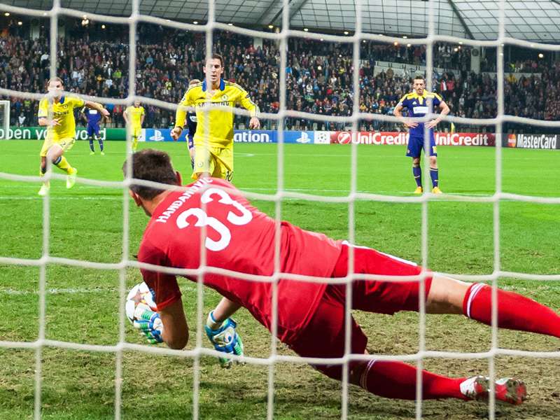 シュウォーツァー アザールはまたpkを蹴る Goal Com