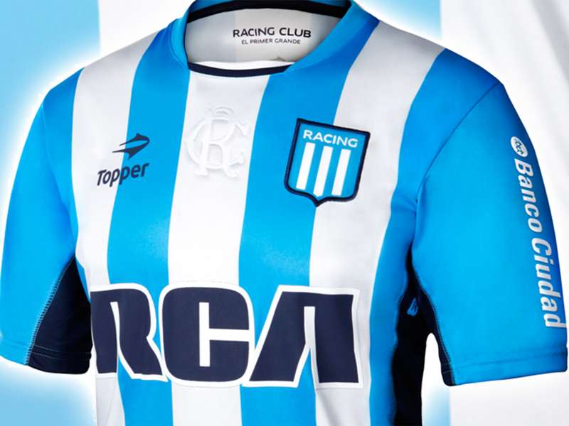 Racing presentó su nueva camiseta