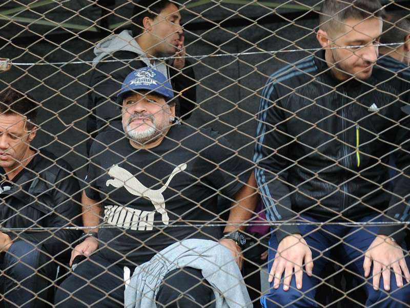 Diego Maradona fue a ver a Deportivo Riestra | Goal.com
