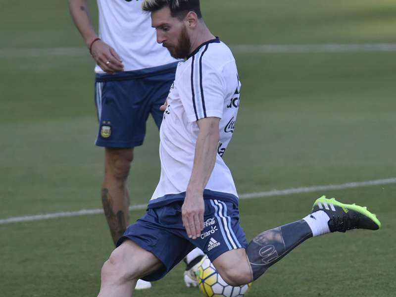 El Nuevo Tatuaje De Messi Goal Com