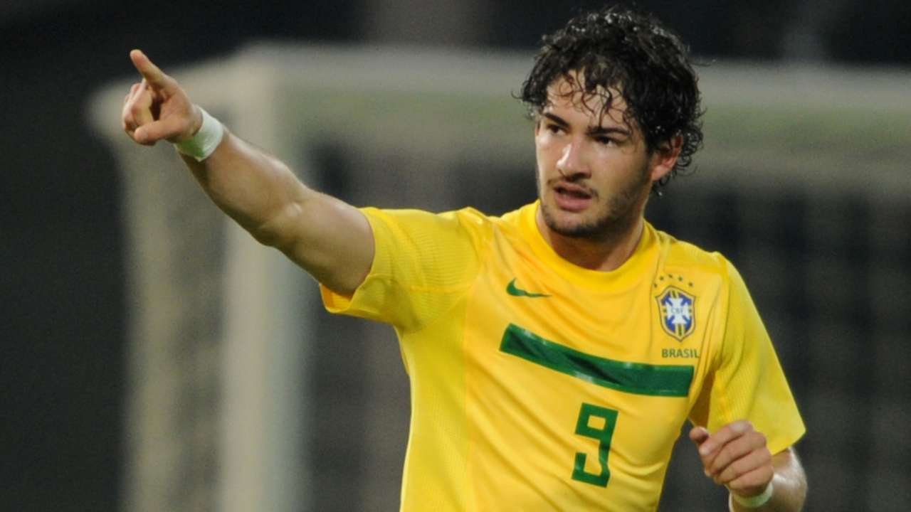 Galeria Os 26 Anos De Alexandre Pato Goal Com