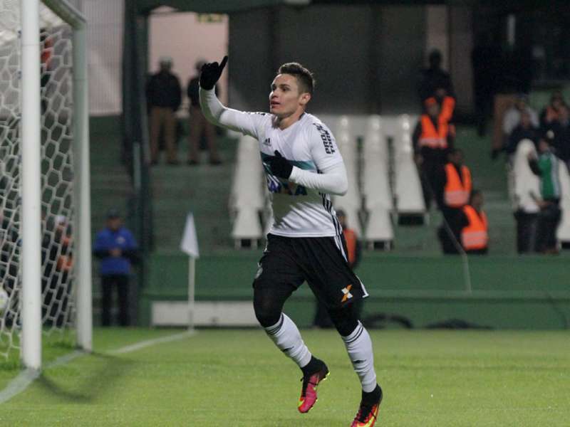 Coritiba 4 X 0 Gremio Coxa Atropela No Primeiro Tempo Vence E Se Afasta Do Z4 Goal Com