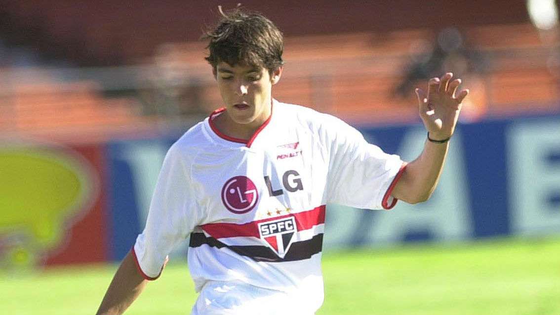 Qual ano Kaká foi pro Milan?