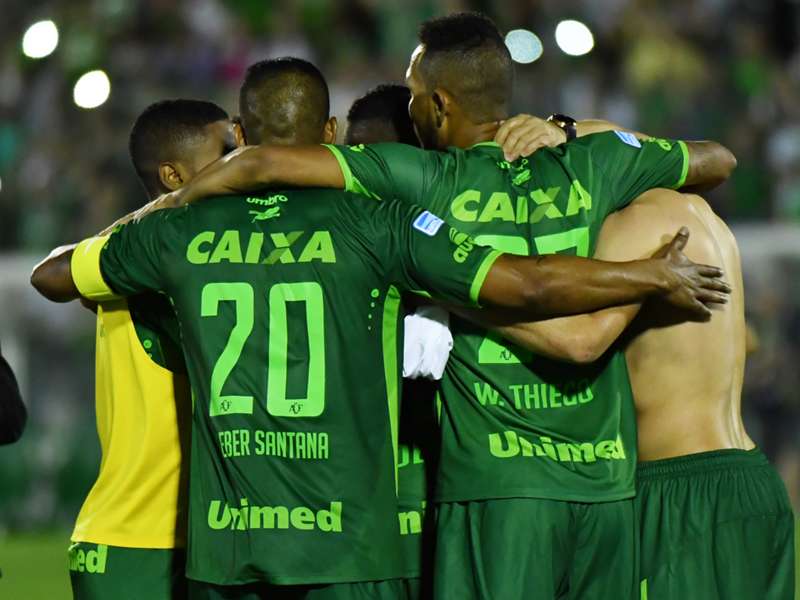 Fifa 17 Players Can Pay Tribute To Chapecoense With Ultimate Team Kit Goal Com