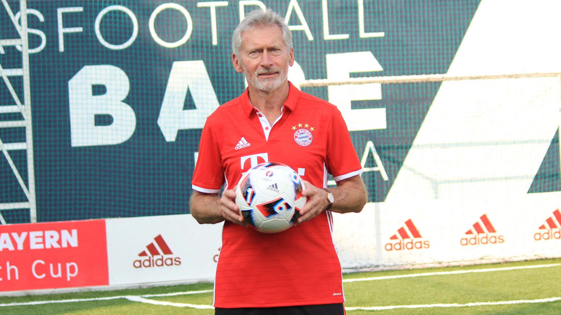 バイエルンobのブライトナー氏 怒りの会見 に失望 落胆している 想像できなかった Goal Com