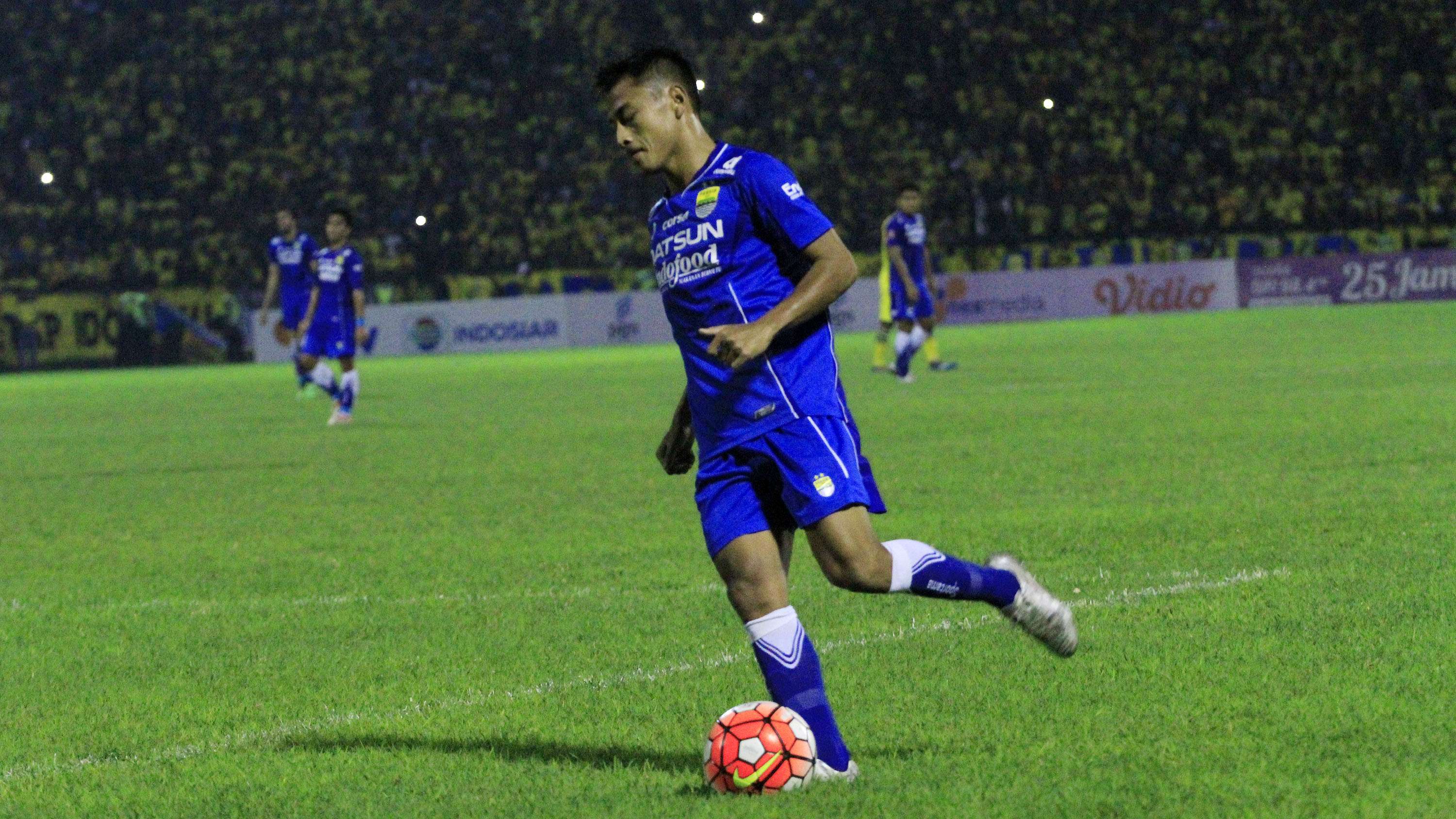 Persib Vs Persebaya Lima Striker Lokal Pujaan Bobotoh Bonekmania Goal Com