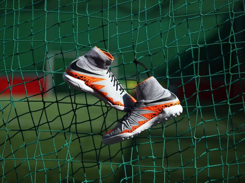 Hypervenom Ii Inovasi Sepatu Sepakbola Yang Terus Berkembang Goal Com