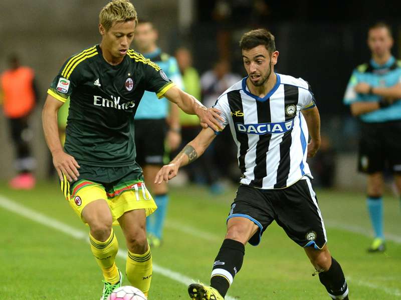 悪夢 ミランのレギュラーにふさわしくない ひらめきが少ない 本田 再び伊メディアに酷評される Goal Com