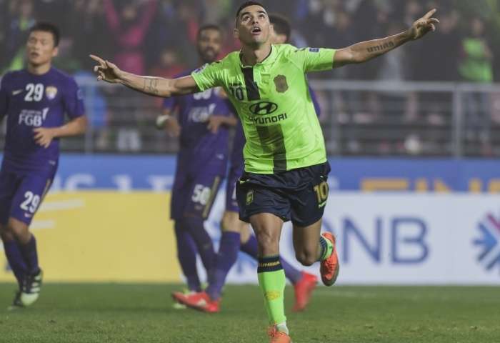 Jeonbuk Hyundai Motors 2 1 Al Ain Advantage To The Korean Side But Away Goal A Lifeline For Al Ain Goal Com