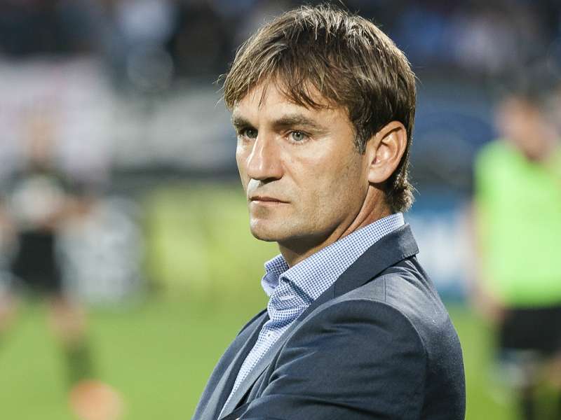 Nac Breda Pecat Pelatih Goal Com