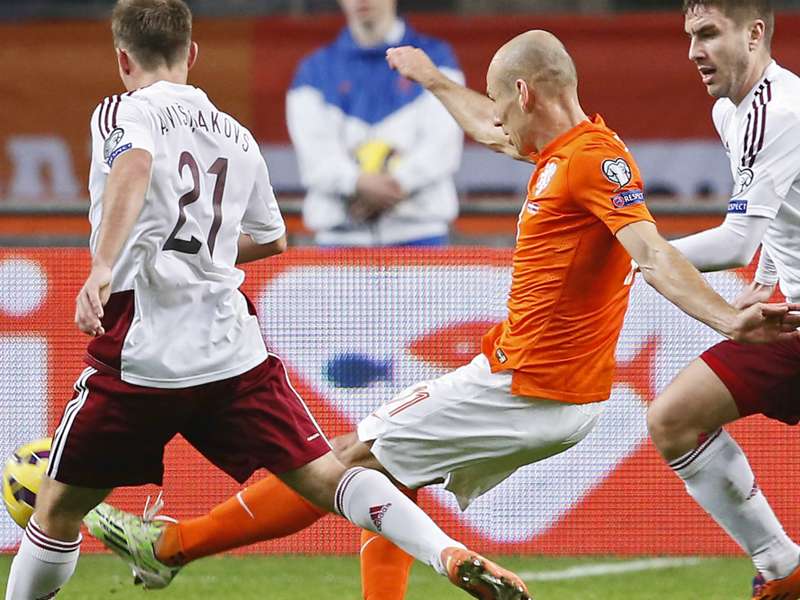 Robben Is Amazing Says Sneijder Goal Com