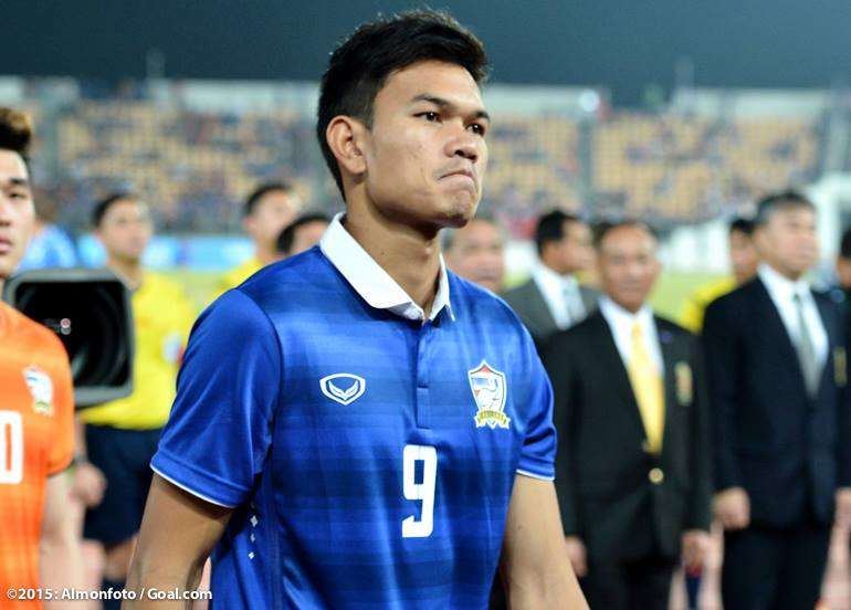 Kelantan News Datuk Vida Eyes Muangthong United S Adisak Kraisorn Goal Com