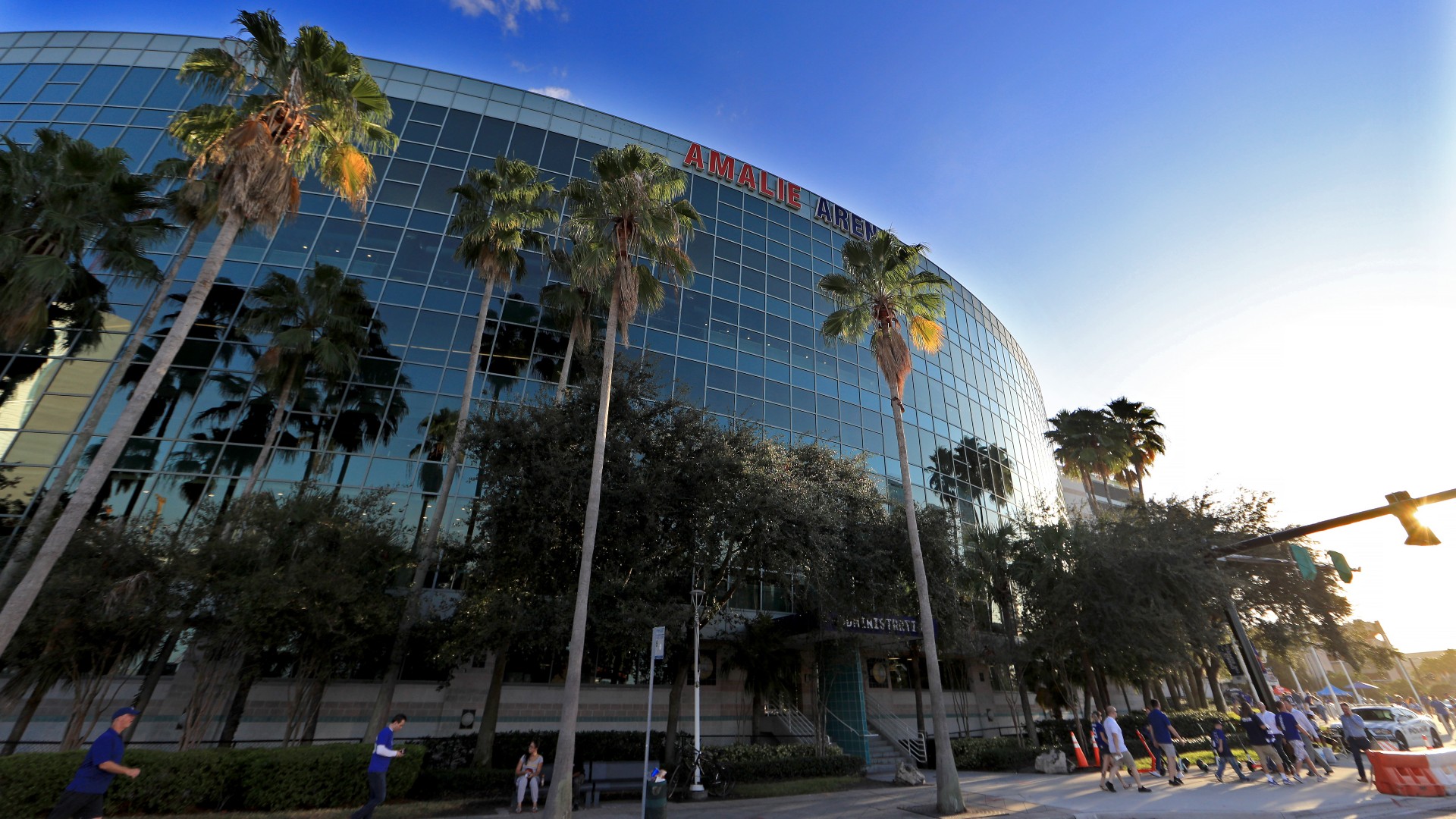 Toronto Raptors Announce Plans To Host Limited Number Of Fans At Tampa S Amalie Arena Nba Com Canada The Official Site Of The Nba