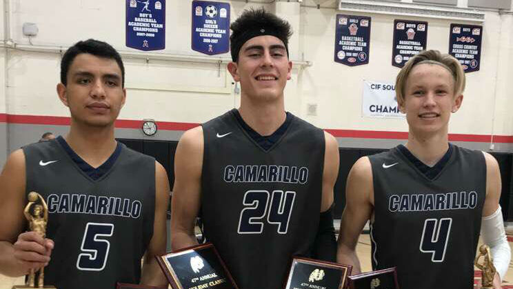 El mexicoamericano Jaime Jacquez Jr. firma una noche ...