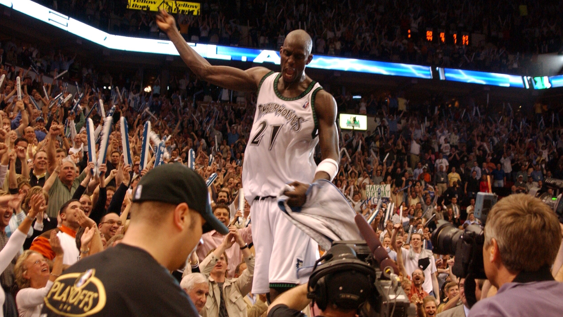 This Date in NBA History (May 19): Birthday Boy Kevin Garnett leads Timberwolves to first-ever ...