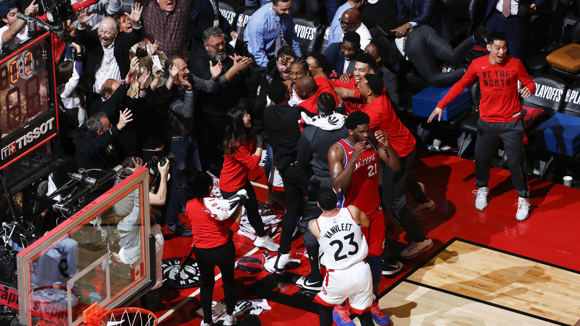 kawhi leonard buzzer beater photo