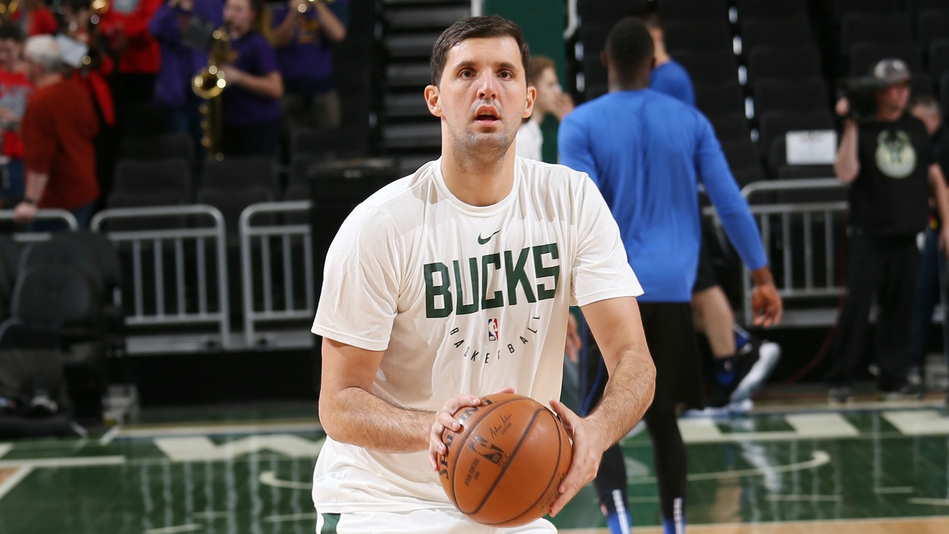 Nba Trade Deadline Nikola Mirotic Makes Giannis Antetokounmpo And The Bucks Even Scarier Nba Com Canada The Official Site Of The Nba