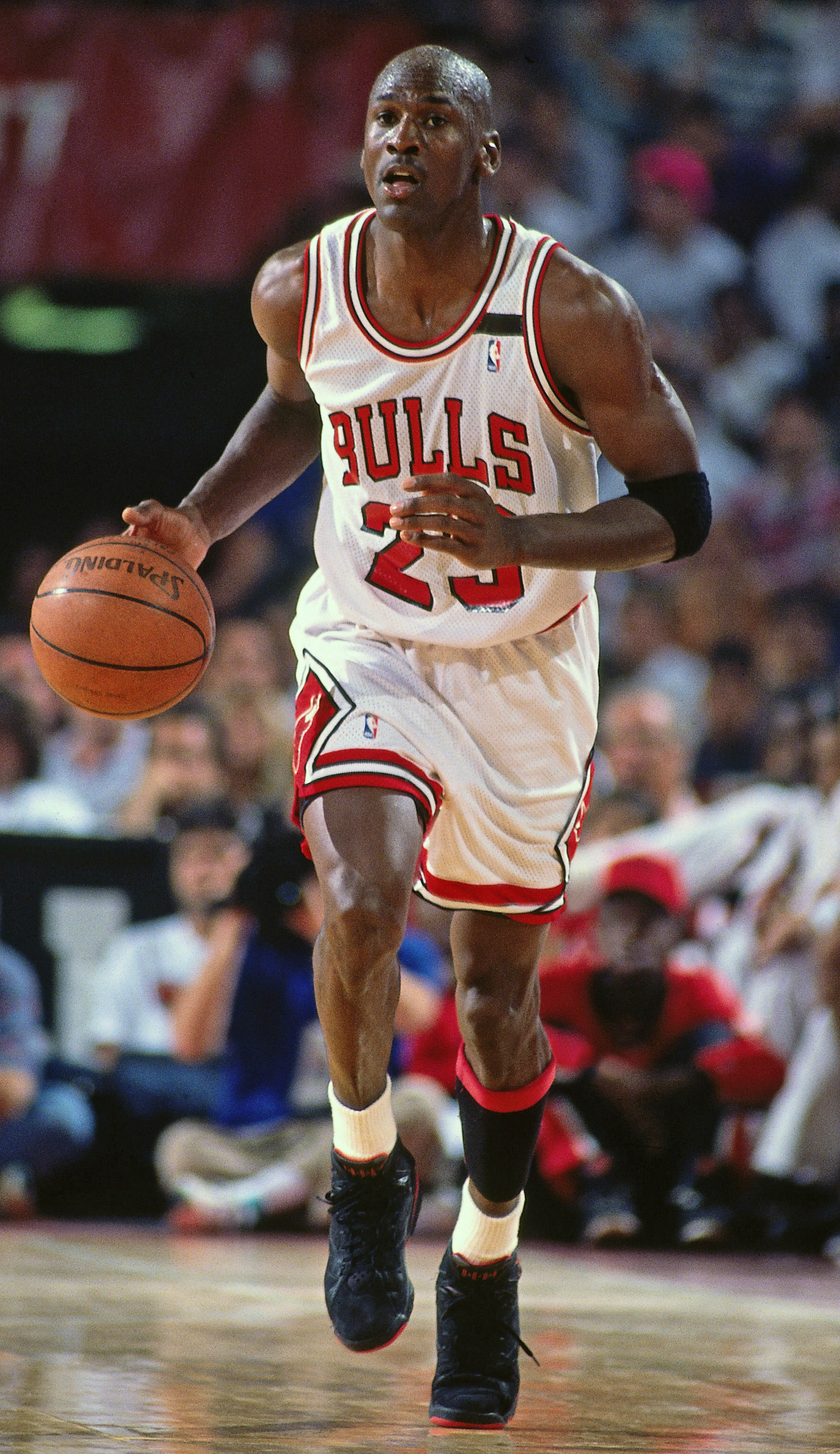 Los sneakers que Michael Jordan utilizó en los seis ...