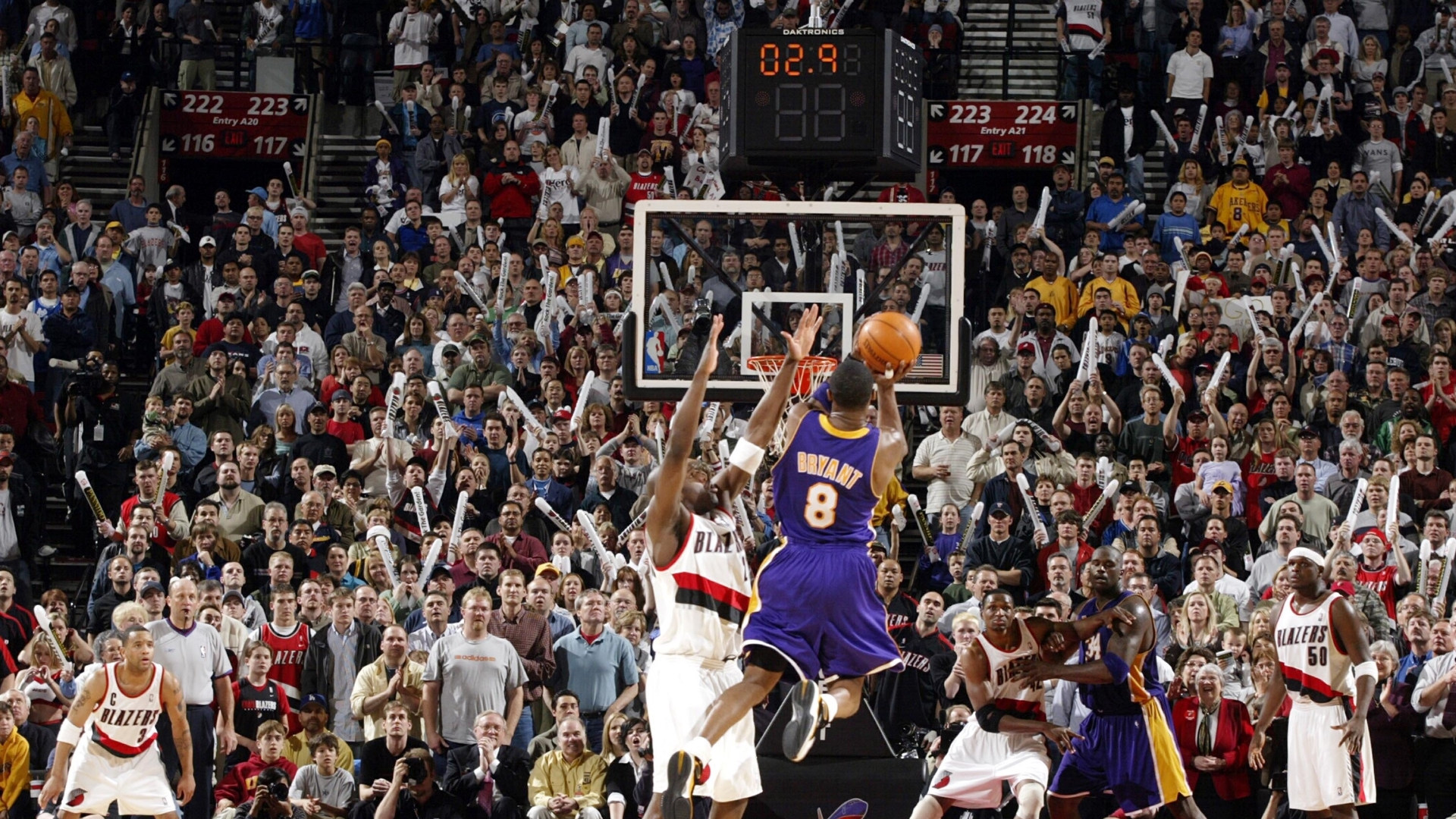 This Date in NBA History Kobe Bryant's two iconic clutch shots in 2004 regular season finale
