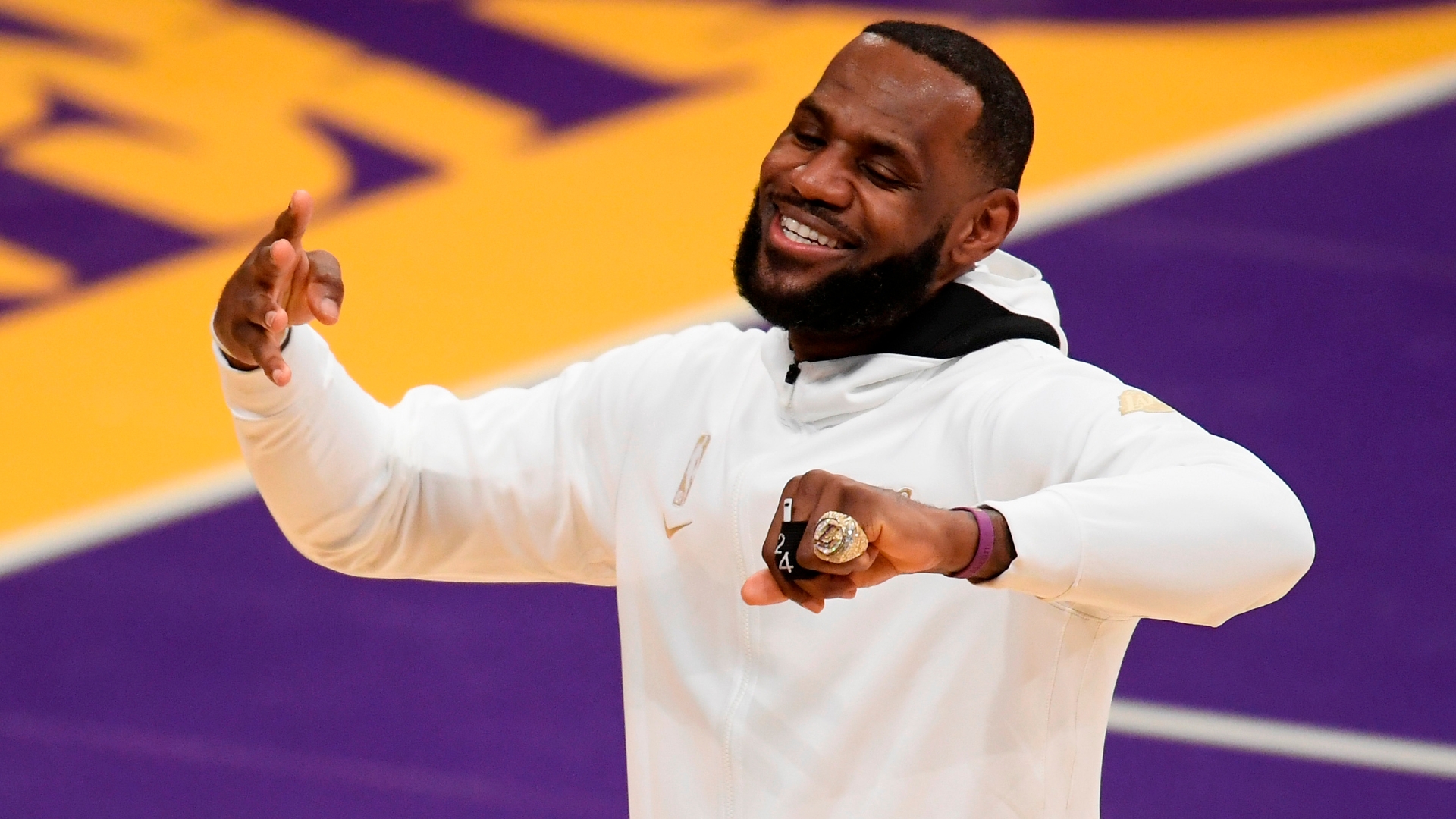 Steph Curry, LeBron James share unlikeliest of off-court ...