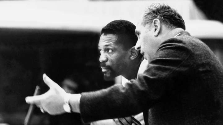 https://images.daznservices.com/di/library/NBA_Global_CMS_image_storage/ed/f5/bill-russell-y-red-auerbach_tx8h72wvpv6l1jb1vh8ynsmp3.jpg?t=-1786480971&w=720