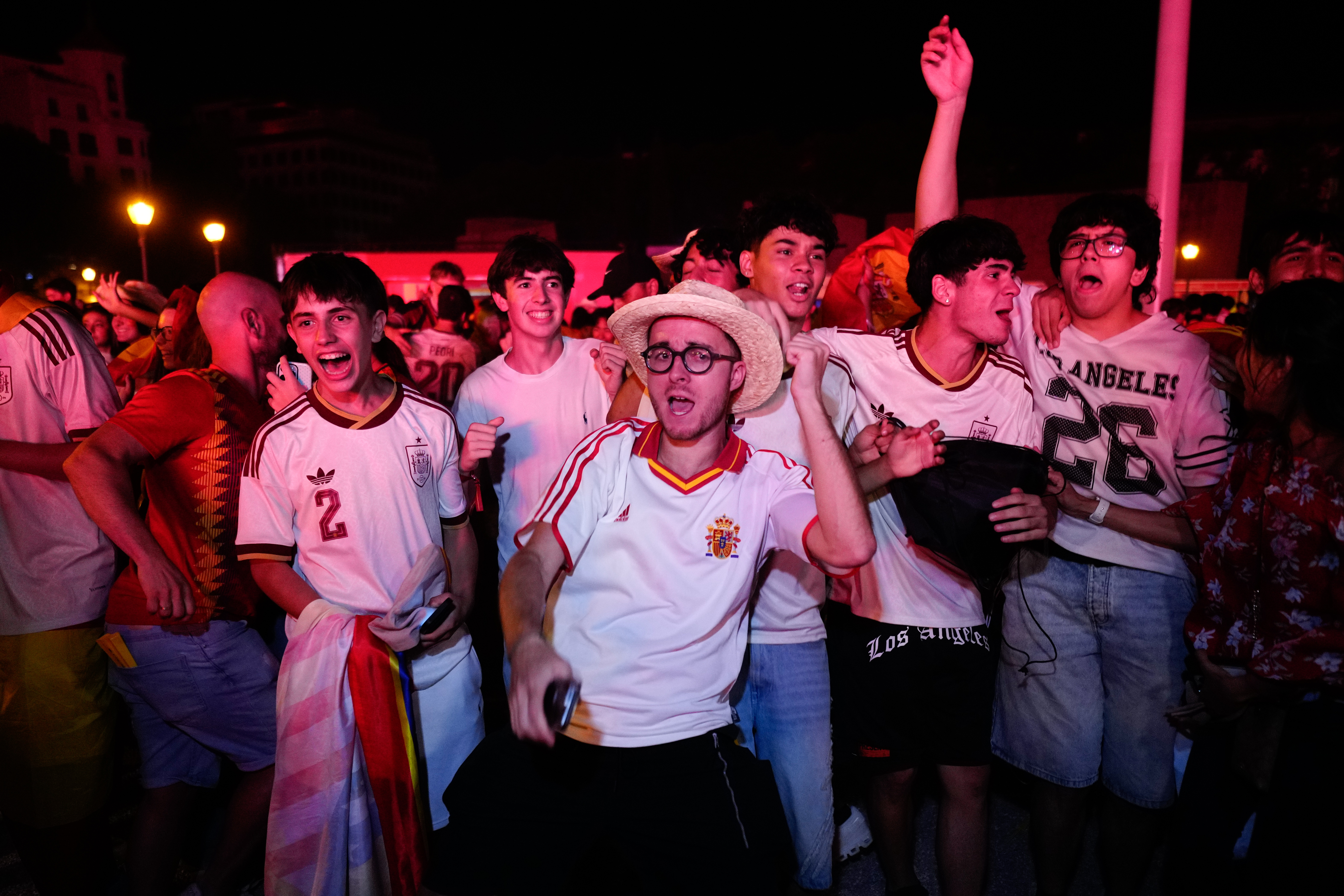 Euforia, música y charanga en Colón, que no falla en su cita con la selección española | DAZN News ES