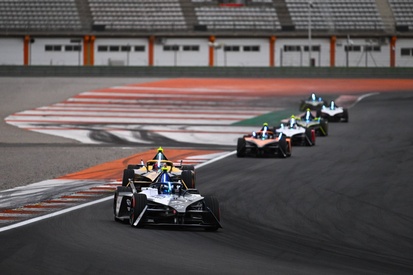 images-amp-0qXZy886-s2-nick-cassidy-jaguar-tcs-racing