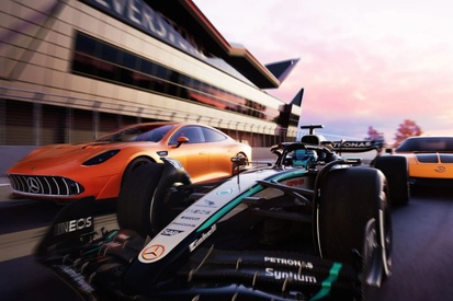 images-amp-24vxZog6-s2-mercedes-silverstone-livery