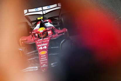 images-amp-0L1Ngvj2-s2-lewis-hamilton-ferrari