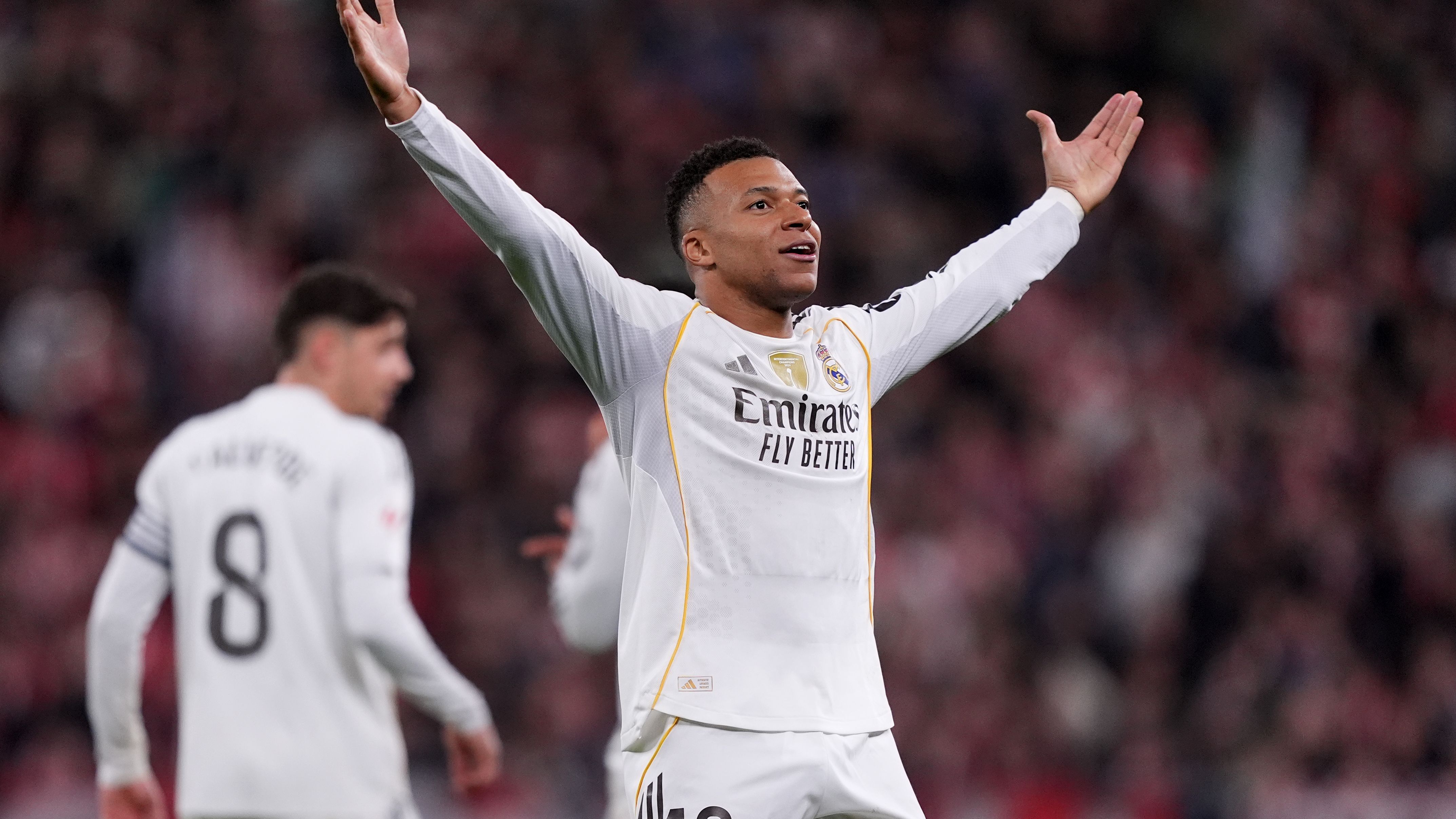 ▶︎希少◀︎ レアル・マドリード　ジャケット　　　　　　上下セット　 銀河系軍団 レアルマドリード トレーニングジャケット 上下セット 銀河系軍団 全盛期！