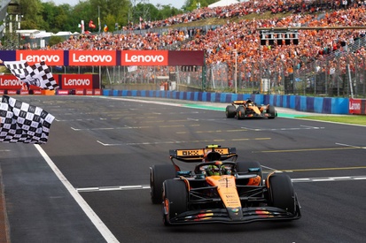 images-amp-0qX5q3p6-s2-lando-norris-mclaren-3