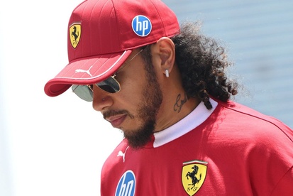 images-amp-YN1ew1m2-s2-lewis-hamilton-ferrari