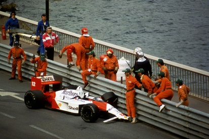 images-amp-0ZR9KV50-s2-ayrton-senna-mclaren-mp4-4-2