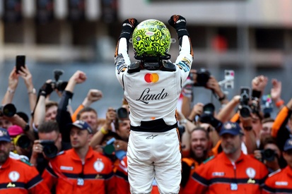 images-amp-0qX5GWy6-s2-lando-norris-mclaren-2