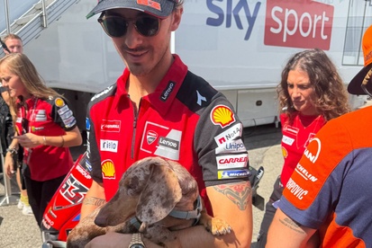 images-amp-0rGX9V72-s2-pecco-bagnaia-media-scrum-misa