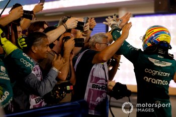 images-mgl-6AEoOPN6-s2-fernando-alonso-aston-martin-f-1