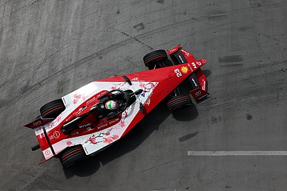 images-amp-2Qza8EWY-s2-sacha-fenestraz-nissan-1