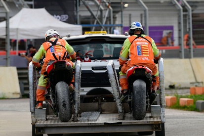 images-amp-0kZAPRo6-s2-las-dos-honda-tras-el-accident