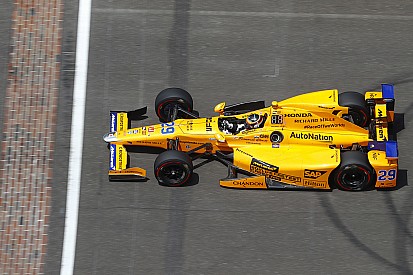images-amp-2Qvlp8PY-s2-indycar-indy-500-2017-fernando-alonso-andretti-autosport-honda-during-pace-laps-7023342