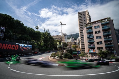 images-amp-2jX1dZE6-s2-race-action